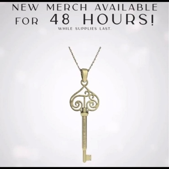 taylor swift fearless key necklace gold jewelry TV - Picture 4 of 13